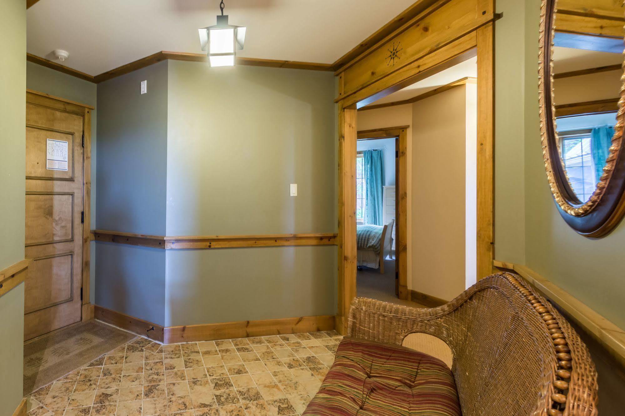 Equinox - Rvmt Hotel Mont-Tremblant Exterior photo